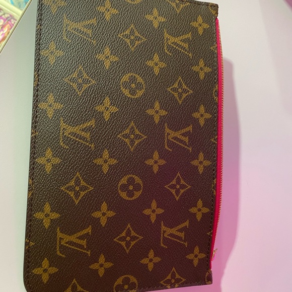 Louis Vuitton wristlet - Picture 1 of 5